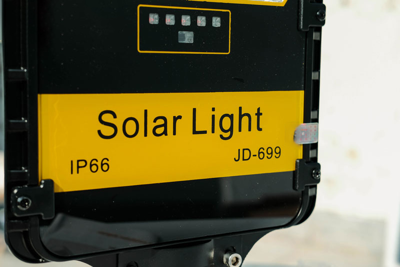 Đèn JD 699 - Hiệu suất cao và độ bền vững đáng tin cậy từ Quỳnh An Solar.